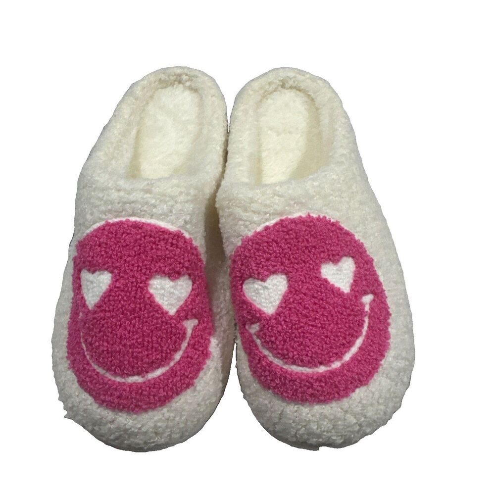 Pink Heart Eyes Smiley Slippers Women’s Cozy Fuzzy Slippers Size S/M (7-8)